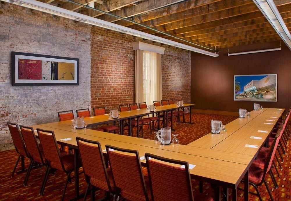 Hotel Courtyard By Marriott New Orleans Warehouse Arts District Extérieur photo