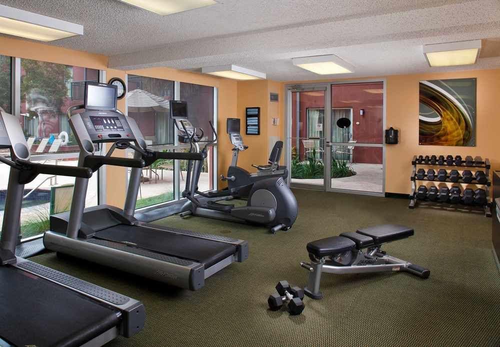 Hotel Courtyard By Marriott New Orleans Warehouse Arts District Extérieur photo