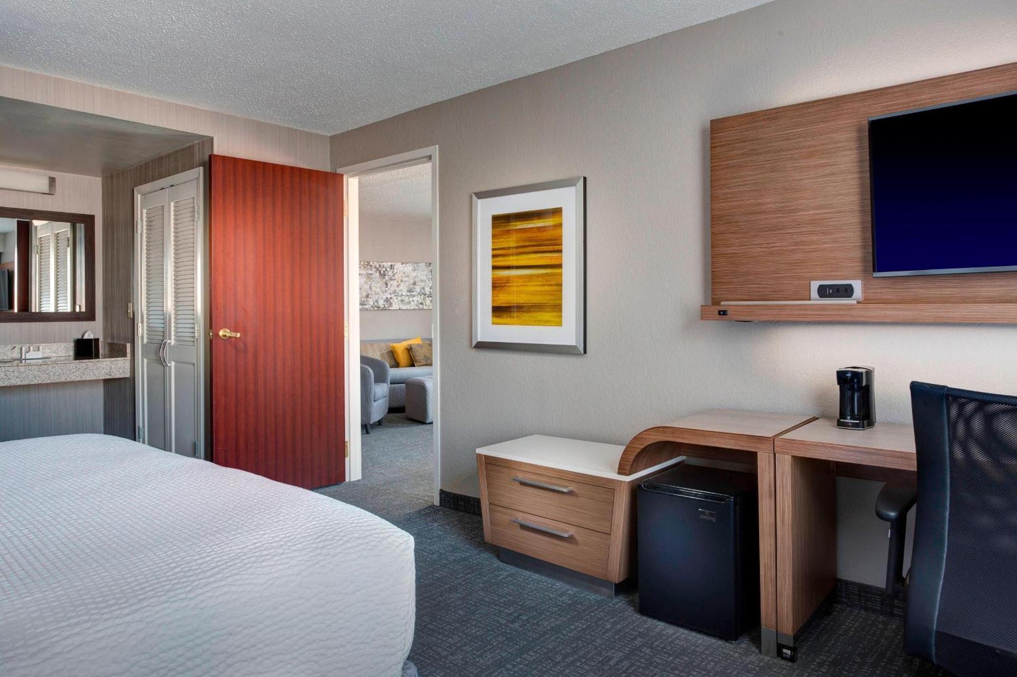 Hotel Courtyard By Marriott New Orleans Warehouse Arts District Extérieur photo