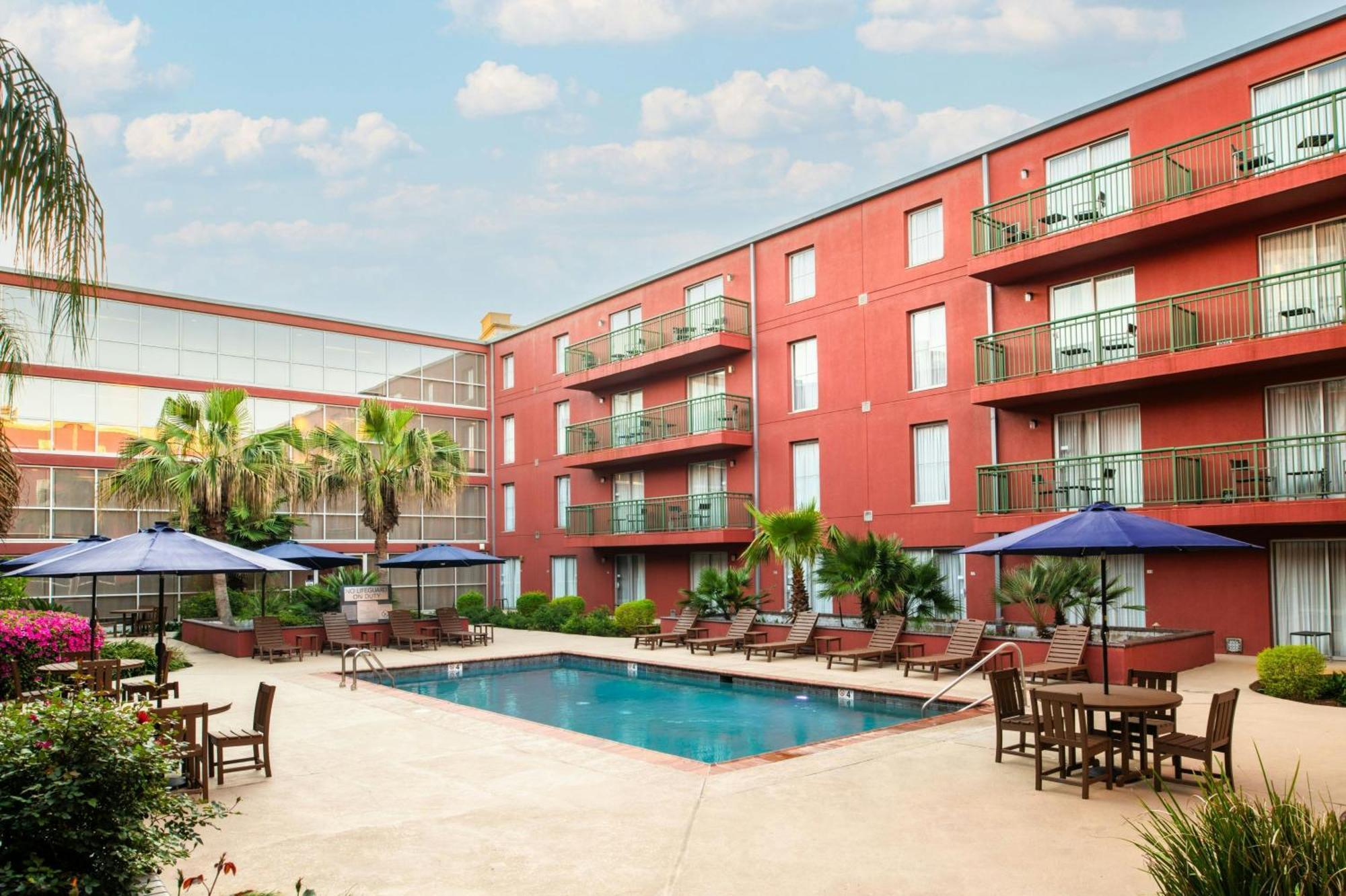 Hotel Courtyard By Marriott New Orleans Warehouse Arts District Extérieur photo